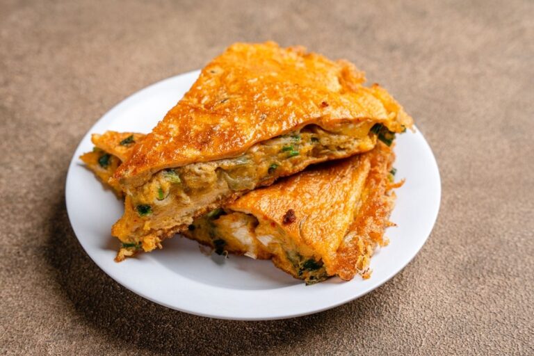 Resep Telur Dadar Padang Tebal, Gurih, dan Antikempis