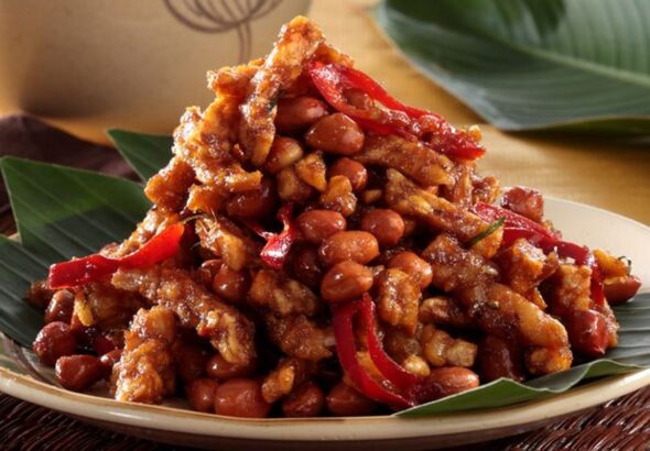 Kacang dan Teri Renyah: Resep Tahan Lama Tanpa Kulkas